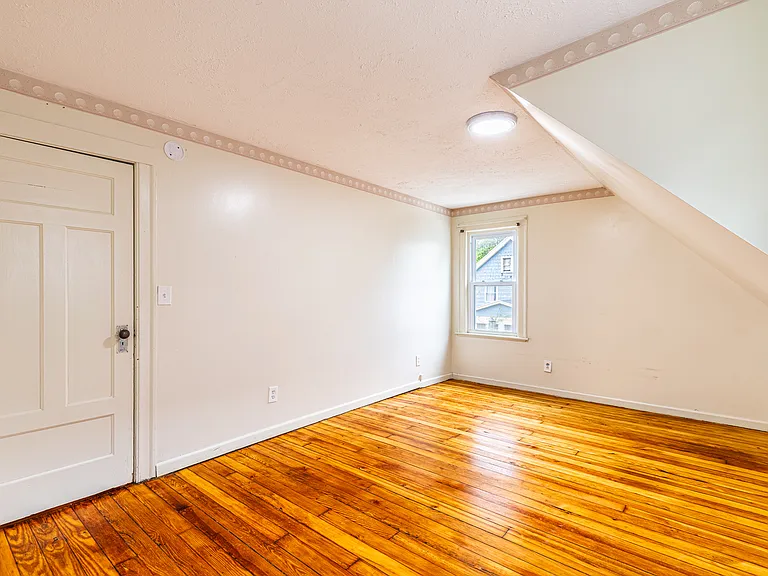 111 Bidwell Ter — Photo 30