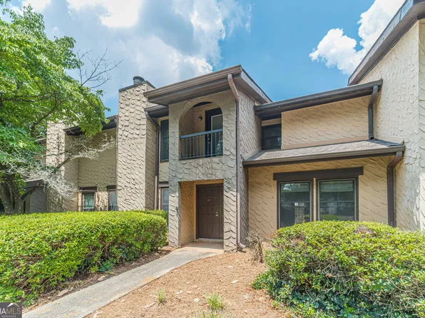 6217 Barcelona Dr, Peachtree Corners, GA 30092