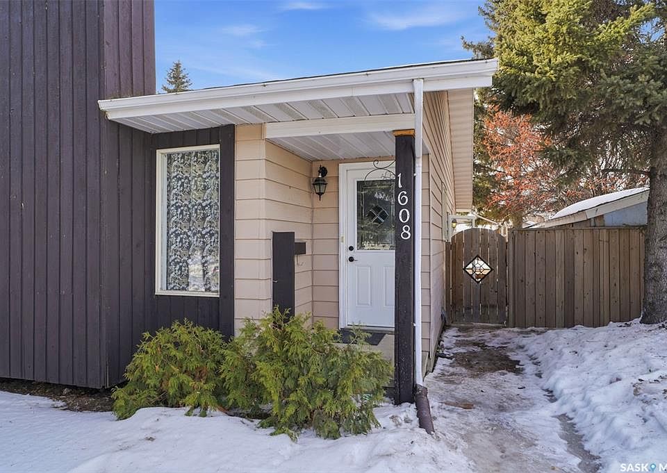 1st image of 1608 Vickies AVENUE