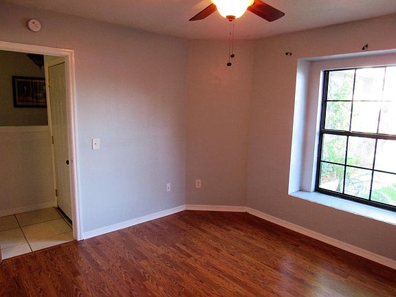 2nd image of 1119 Southampton Dr APT 3