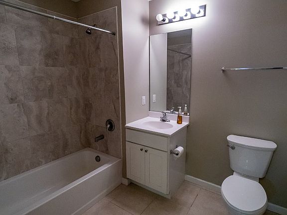 5th image of 28 Lake St APT 203