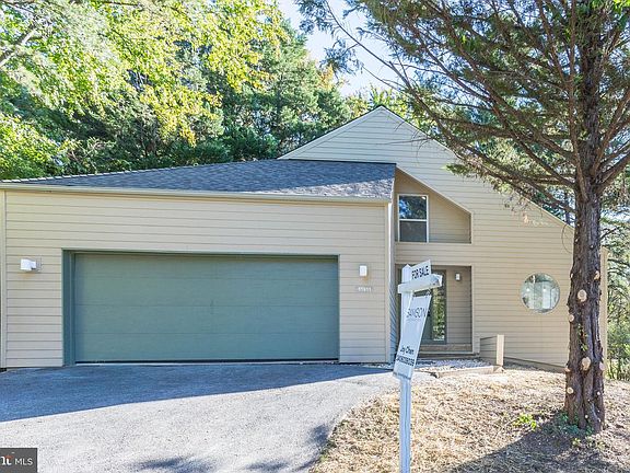 2nd image of 11911 Moss Point Ln