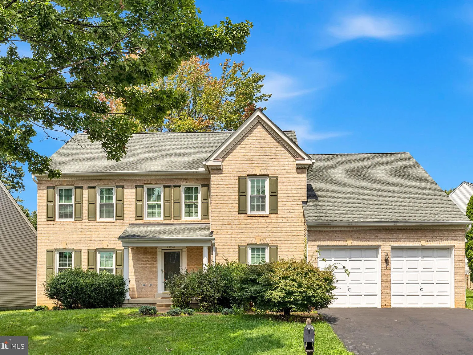 5 bed, 4.0 bath, 5315 sqft, $5,300 — Photo 3