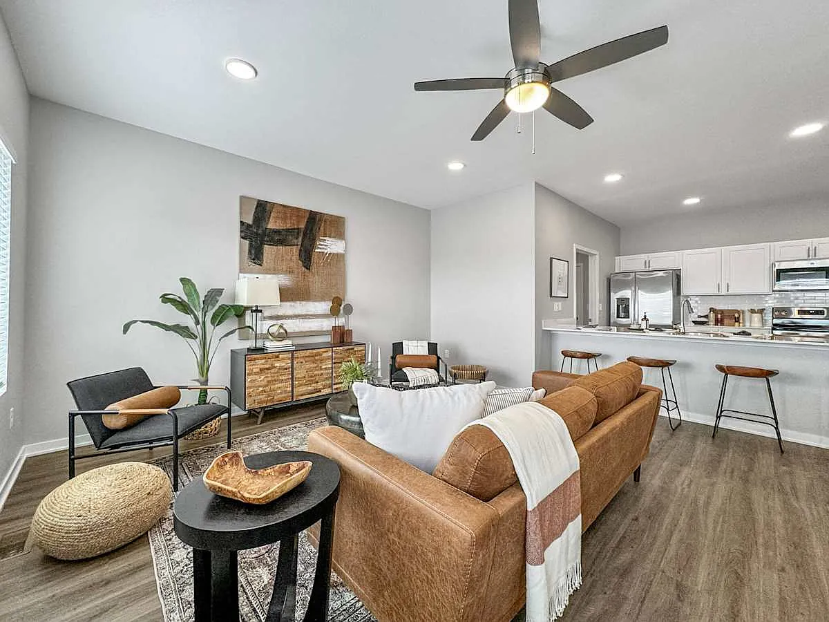 Rialto Townhomes — Photo 4