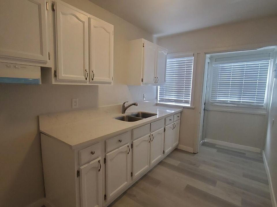 2nd image of 1652 W 38th St
