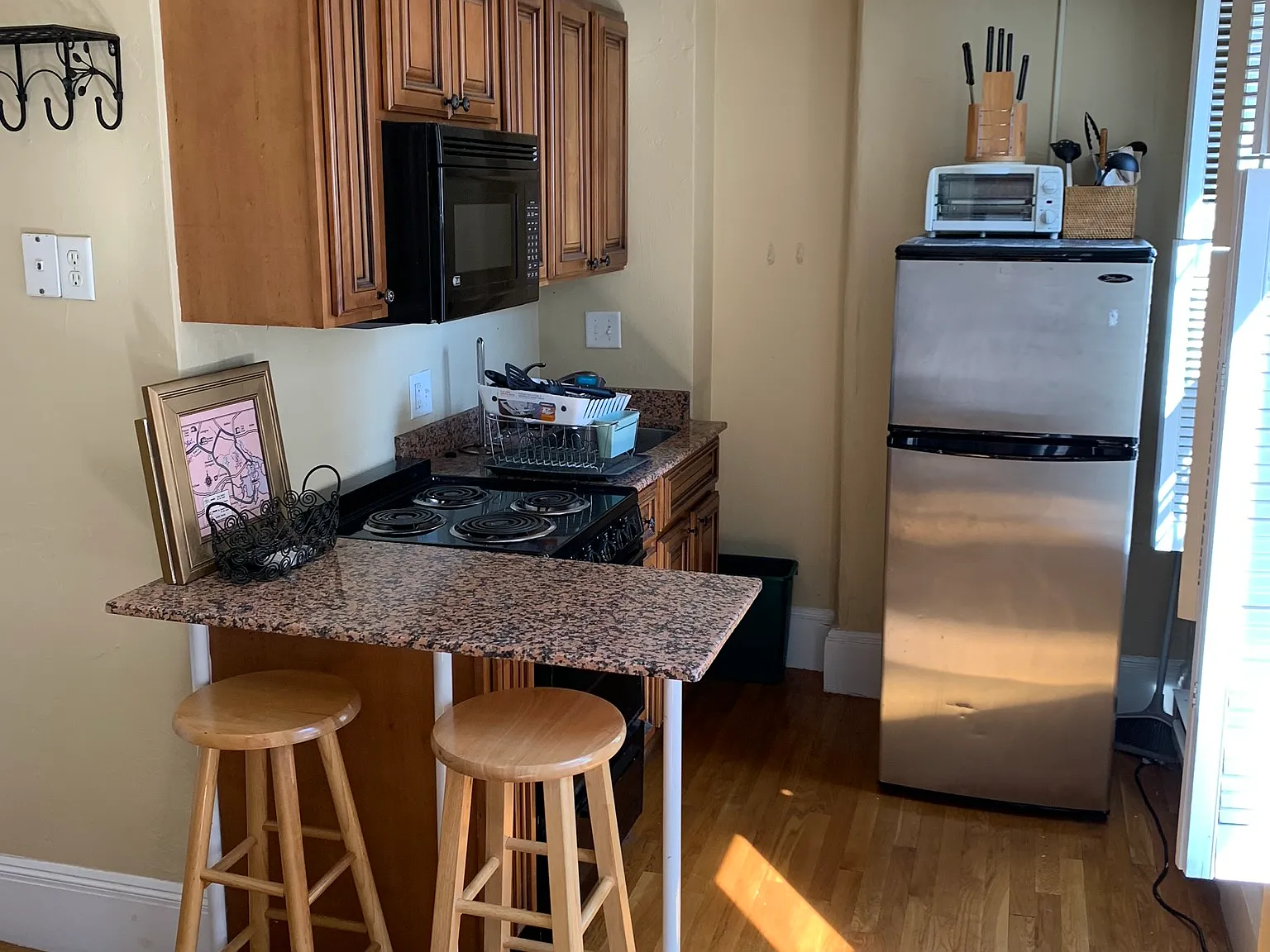 Studio, 450 sqft, $2,600 — Photo 2