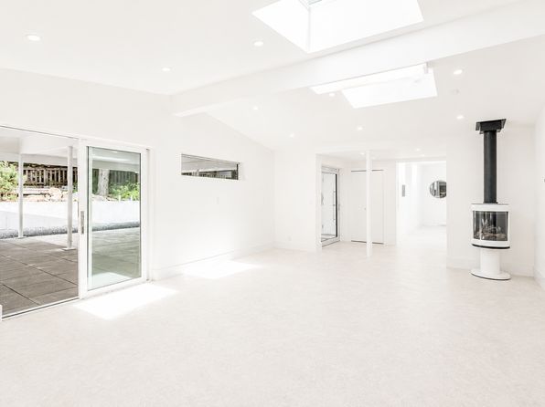 6 bedroom rental in West Vancouver — photo 16