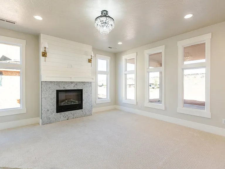 2811 S 3680 W — Photo 12