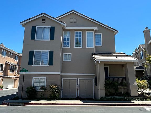 2nd image of 1014 Phoenix St