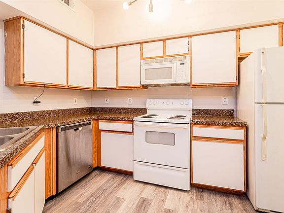 5th image of 2320 Gracy Farms Ln APT 915