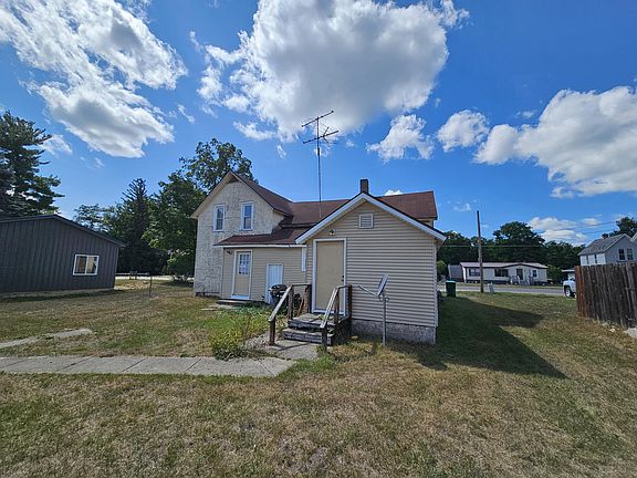 4th image of 402 N Main St
