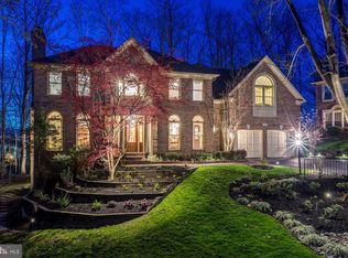 12720 Pond Crest Ln, Herndon, VA 20171