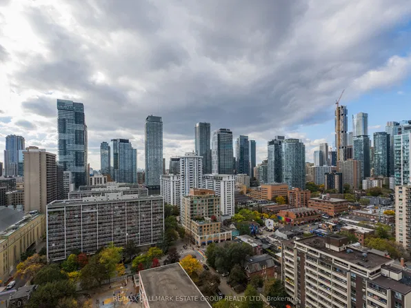 285 Mutual St #2201, Toronto, ON M4Y 3C5