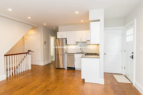 126 Columbia St S #1 Photo 1 126 Columbia St S #1 Photo 1