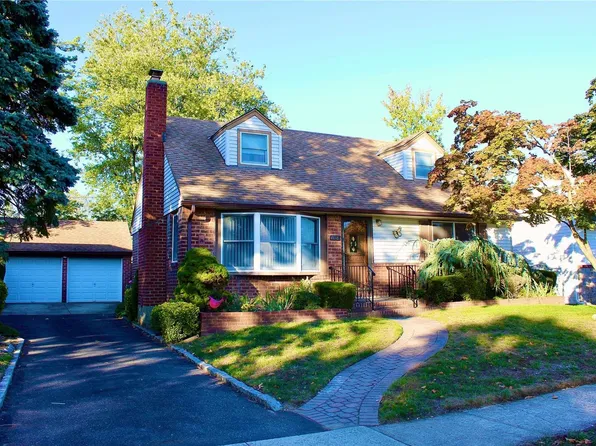 1118 Lorraine Drive, Franklin Square, NY 11010