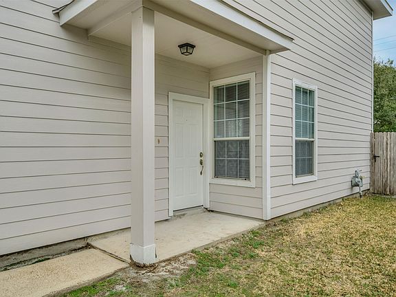 3rd image of 420 Folk Crest Ln