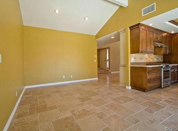 4th image of 256 Lynn Oaks Ave