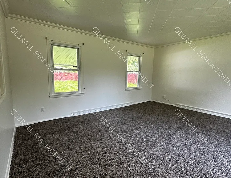 3201 Woodrow Ave — Photo 4