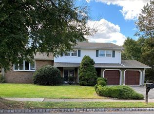 22 Thames Ave, Piscataway, NJ 08854