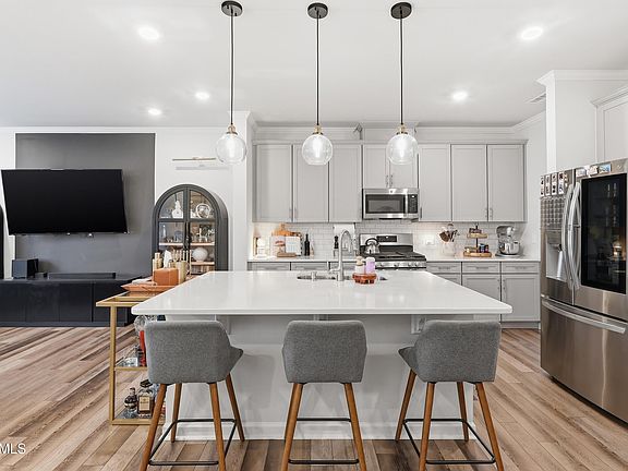 3rd image of 144 Velvet Ridge Way