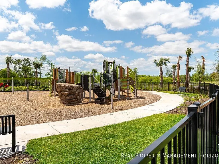 17769 Crescent Moon Loop — Photo 40