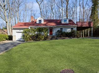 6 Woodland Rd, Glen Cove, NY 11542