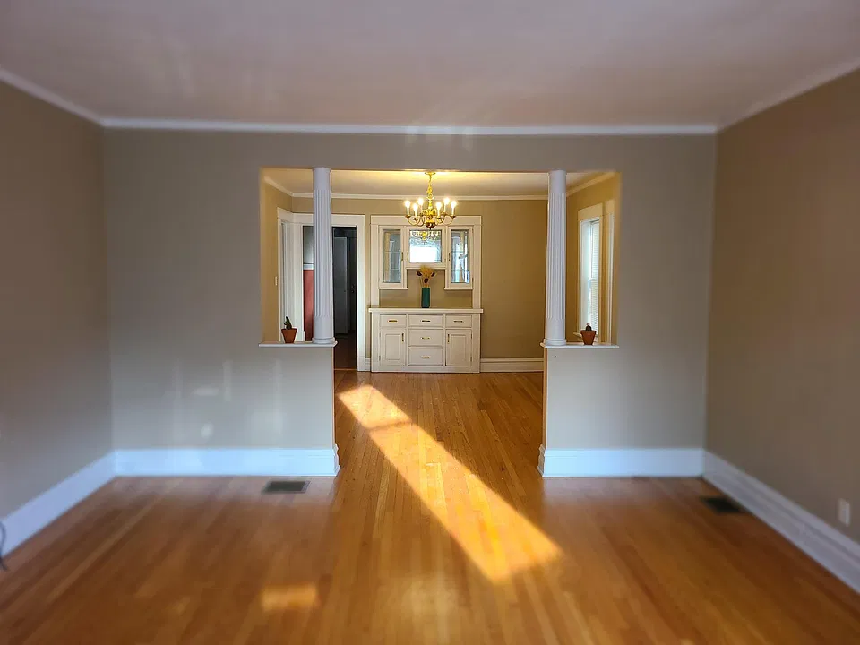 Sunny Living and Dinning Room