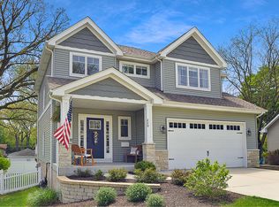 220 Ash St, New Lenox, IL 60451