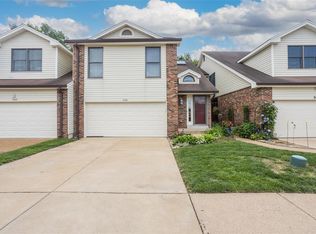 5424 Duchesne Parque Dr, Saint Louis, MO 63128