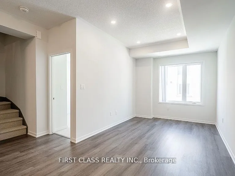141 Honeycrisp Cres #Townhouse 194 — Photo 5