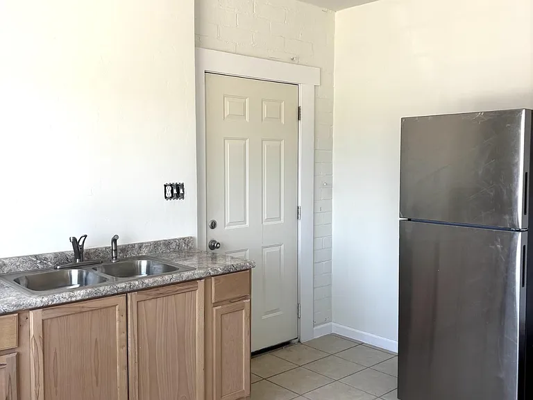1341 N F Ave — Photo 4