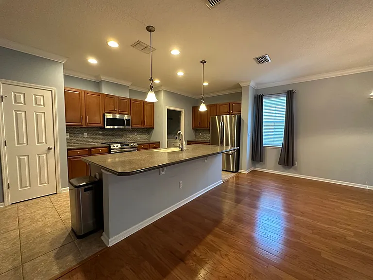12173 Hatherden Ct — Photo 7