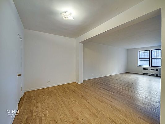 3rd image of 711 W End Ave APT 2MN