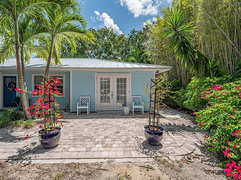 1075 Morningside Dr — Photo 37