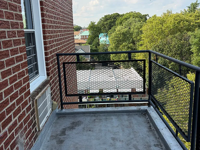 16420 Highland Ave #9M — Photo 6