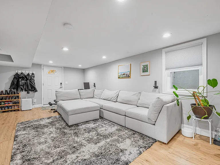 4610 Coachway Dr — Photo 17
