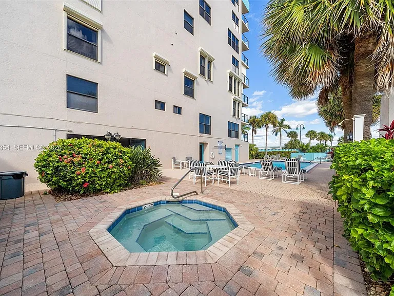 355 S Ocean Dr #401 — Photo 23