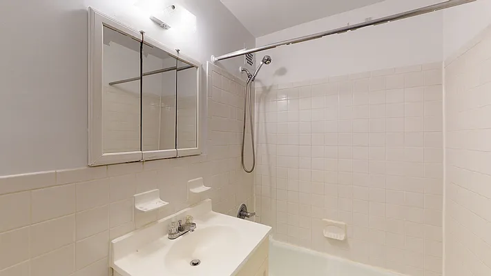 Rented by Bond New York | media 22