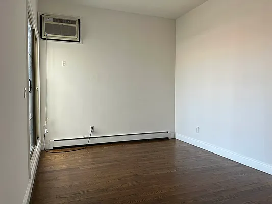 Rented by Celine Moradof-Nazarian, LREB | media 16