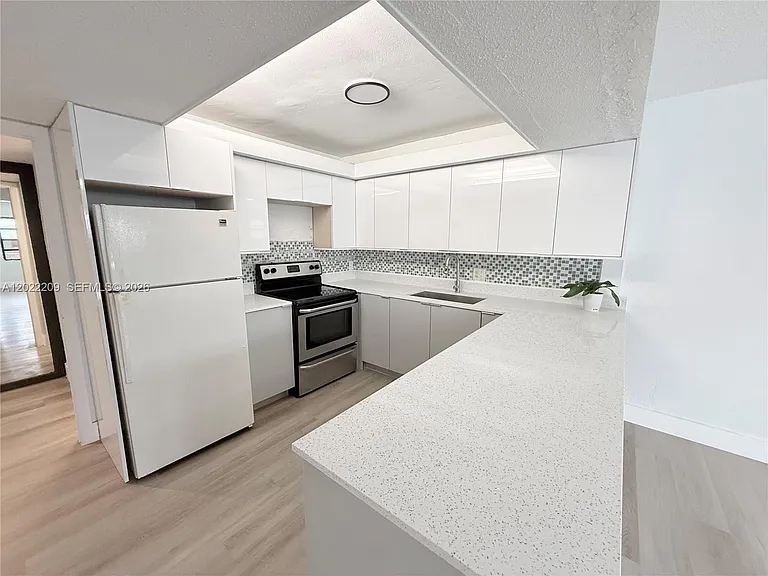 1309 NW 8th Ave — Photo 13