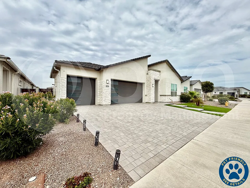 10438 W Salter Dr