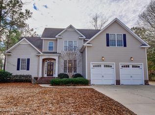 2207 Cambridge Downs Dr, Morehead City, NC 28557