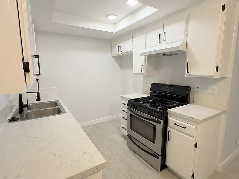 21828 Belshire Ave #15 — Photo 9