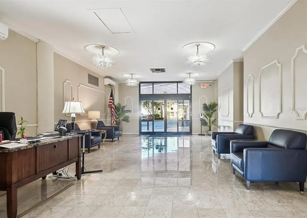 2 bed, 2.0 bath, 1050 sqft, $2,500 — Photo 3