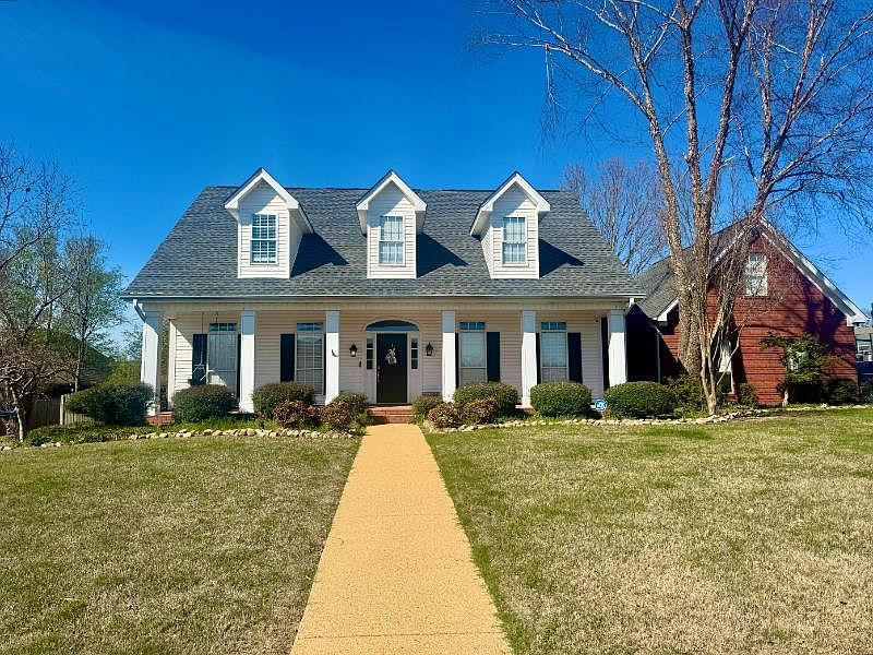 1st image of 4700 Meadow Ridge Dr