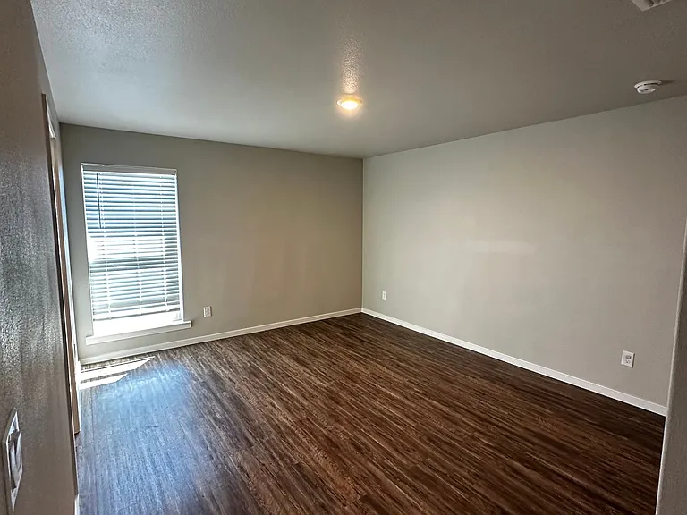 3419 Tiffin Ave — Photo 9