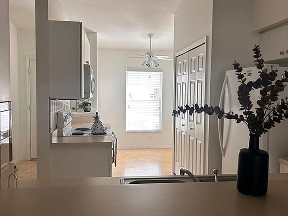 4th image of 2961 Wild Pecan Ct