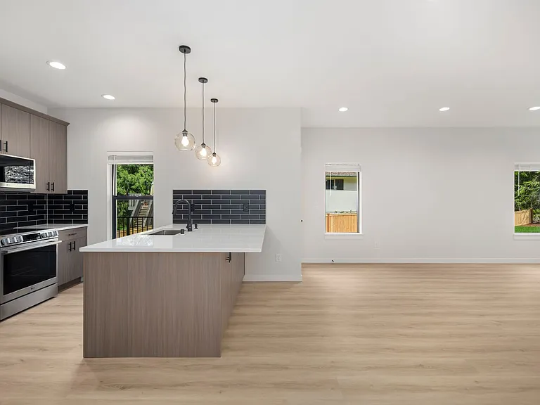 18545 Woodside Dr SE — Photo 10