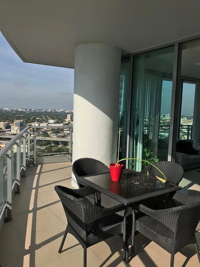 Ivy Condo — Photo 4