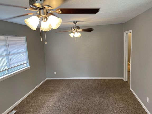 2nd image of 506 Cottonwood St